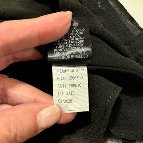 Torrid black, lined, dotted swiss, swingy & adjustable strap tank, size 2(18/20) - Picture 9 of 12